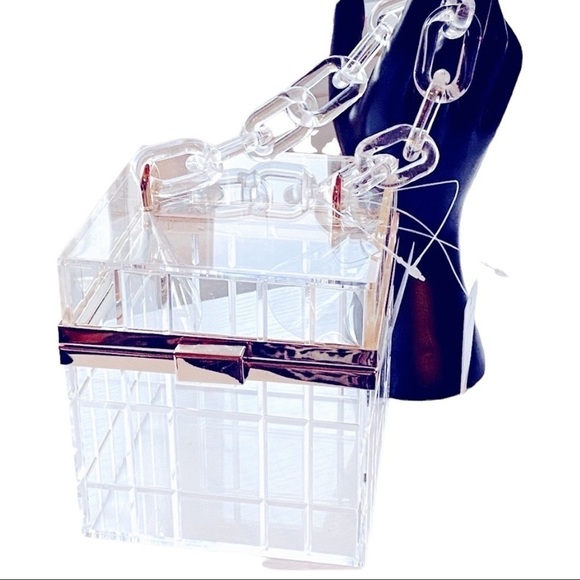 Renata Clear Resin Chunky Chain Box Bag Clutch NWT Francesca’s NWT - Picture 10 of 10